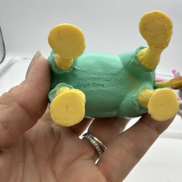 Animal Figures Cake Topper Giraffe In Blue PJs and Elephant in Pink Set of 2 - Picture 6 of 9